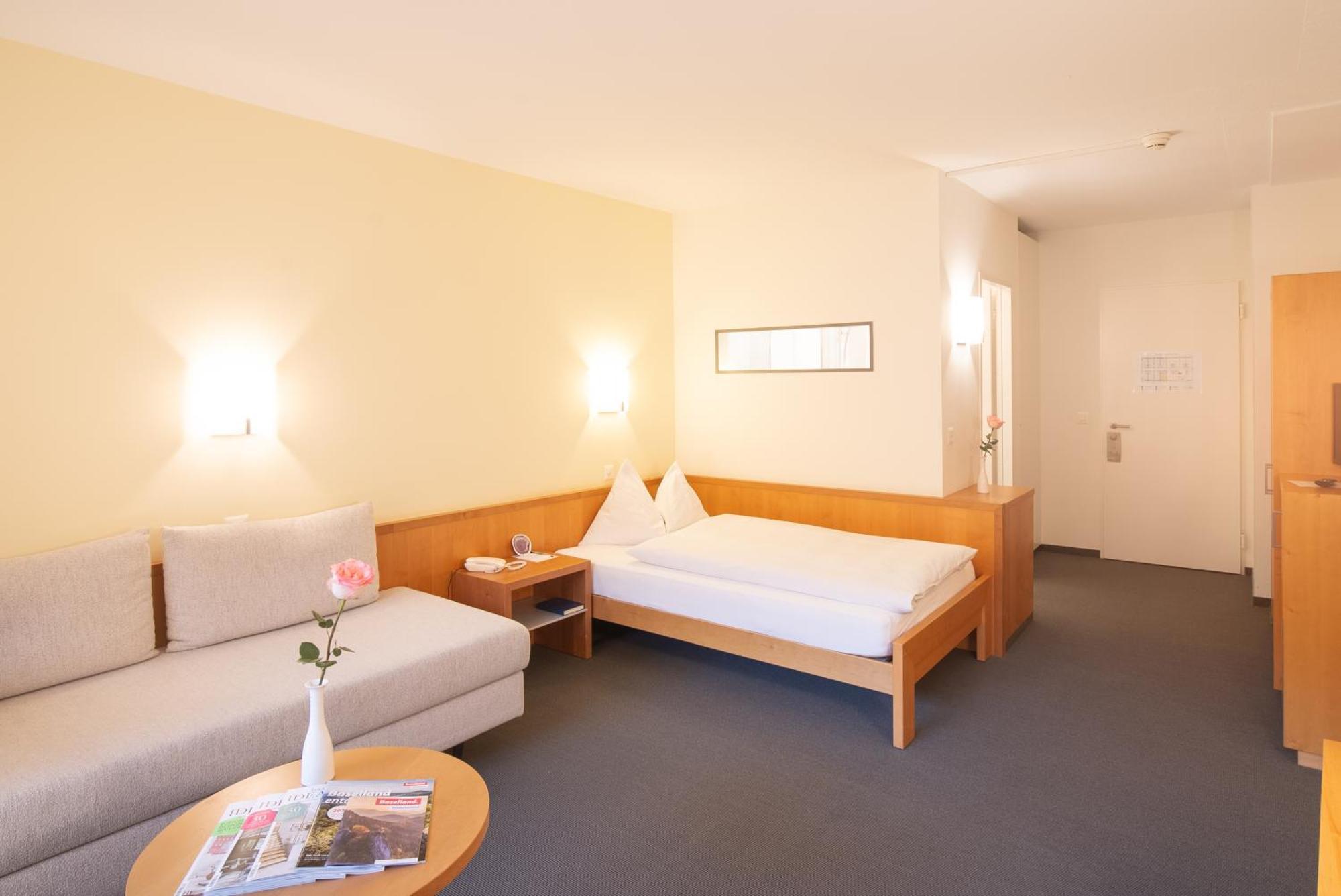 Hotel Bad Ramsach Laufelfingen ภายนอก รูปภาพ