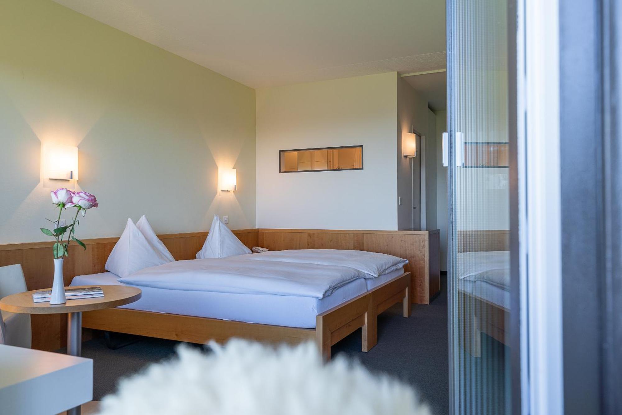 Hotel Bad Ramsach Laufelfingen ภายนอก รูปภาพ