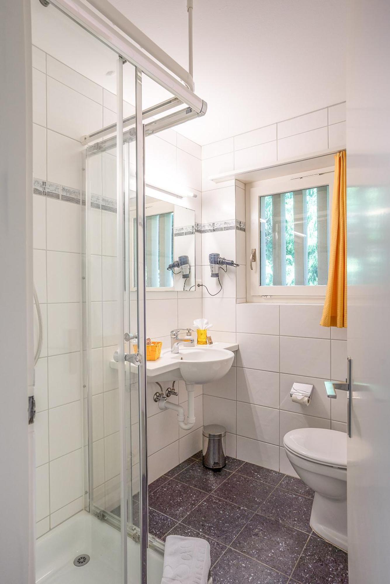 Hotel Bad Ramsach Laufelfingen ภายนอก รูปภาพ