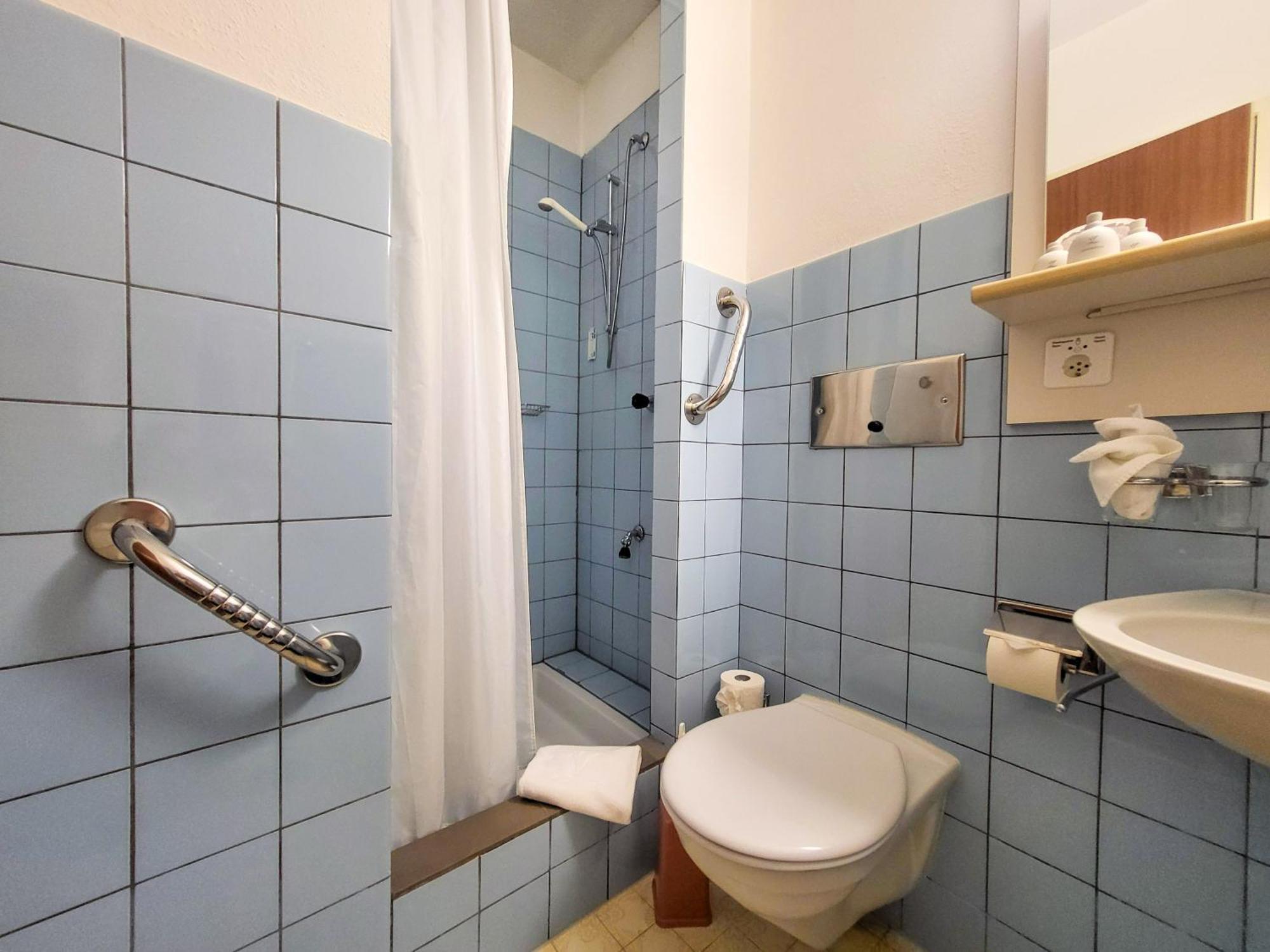 Hotel Bad Ramsach Laufelfingen ภายนอก รูปภาพ
